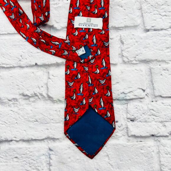 Givenchy Gentleman Men's Red‎ Penguin Print 100% Silk Neck Tie 59" x 3.75" - Picture 6 of 9